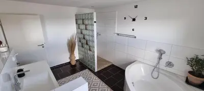 Ein Badezimmer in der Unterkunft FeWo Schloss- & Brockenblick
