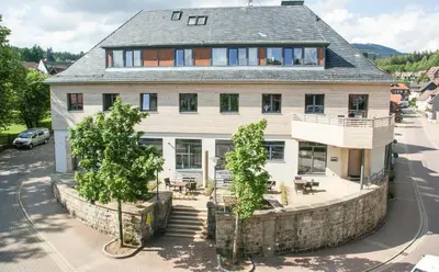 Das Gebäude in dem sich die Ferienwohnung befindet