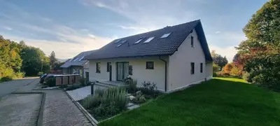 Ein Garten an der Unterkunft Ferienwohnung Hanenthorp