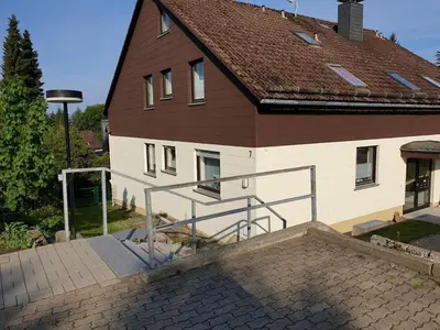 Das Gebäude in dem sich die Ferienwohnung befindet