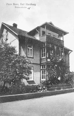 Das Gebäude in dem sich die Villa befindet