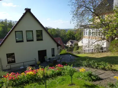 Ein Garten an der Unterkunft FeWo Wernigerode