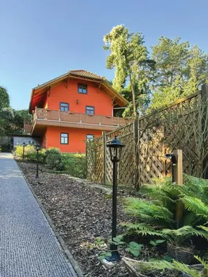 Ein Garten an der Unterkunft Nicole