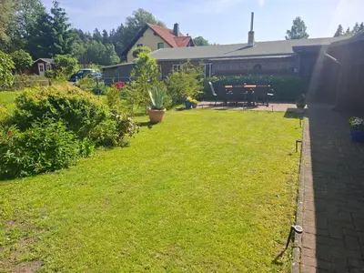 Ein Garten an der Unterkunft Ferienhaus Willi