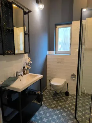 Ein Badezimmer in der Unterkunft New studio-style holiday apartment in the historic old town of Quedlinburg