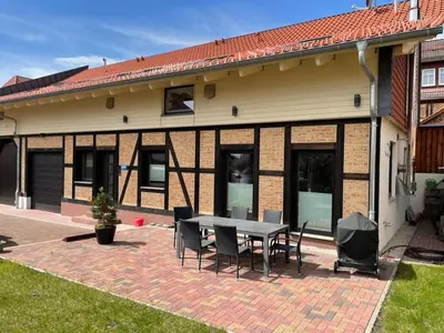 Das Gebäude in dem sich die Ferienwohnung befindet