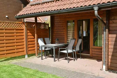 Ein Patio oder anderer Außenbereich in der Unterkunft Feriendorf Blauvogel Blauvogel 002