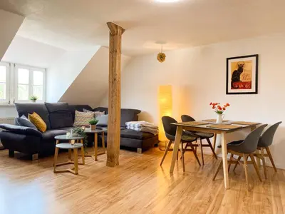 Ein Sitzbereich in der Unterkunft Gröpernblick - Zentrumsnahe FeWo I 2 Schlafzimmer I 100 qm I Parkplätze in der Umgebung