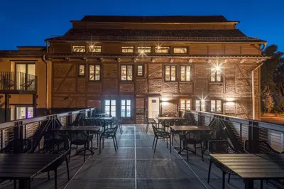 Ein Restaurant oder anderes Speiselokal in der Unterkunft Harztrail Lodge