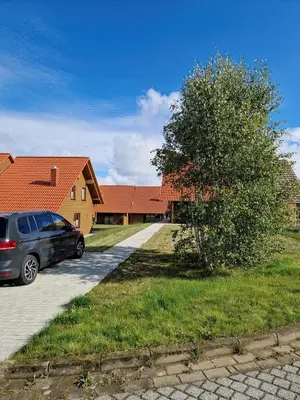 Das Gebäude in dem sich das Ferienhaus befindet