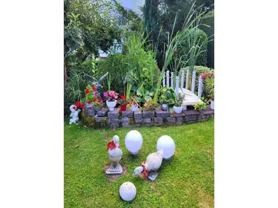 Ein Garten an der Unterkunft Gemütliches Ferienhaus mit Pool in Blankenburg