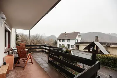 Ein allgemeiner Bergblick oder ein Berglick von der Ferienwohnung aus