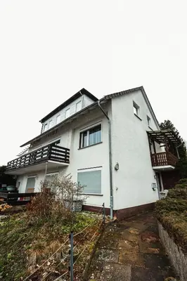 Das Gebäude in dem sich die Ferienwohnung befindet