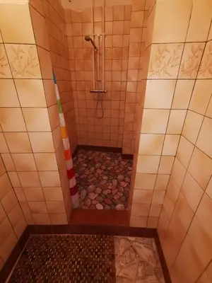 Ein Badezimmer in der Unterkunft Pension im Tal der Stille