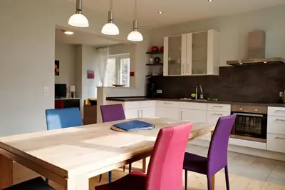Küche/Küchenzeile in der Unterkunft Forsthaus Wohnung 1 6 Pers Kamin & Waldluft
