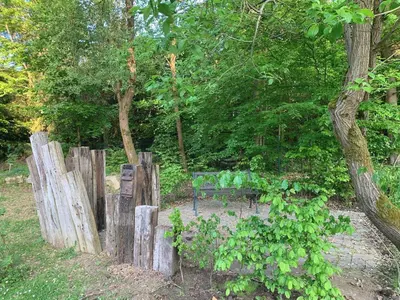 Ein Garten an der Unterkunft Forsthaus Wohnung 2 4 Pers Kamin & Balkon