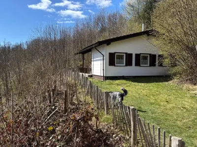 Das Gebäude in dem sich das Ferienhaus befindet
