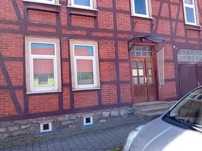 Das Gebäude in dem sich die Ferienwohnung befindet