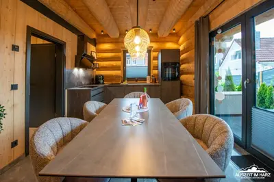 Ein Sitzbereich in der Unterkunft Auszeit im Harz - Haus 9 Blockhaus Alina