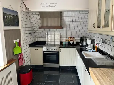 Küche/Küchenzeile in der Unterkunft Ferienwohnung Brockenhexe in der Villa Brockenhexe