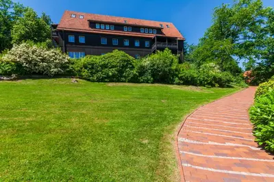 Ein Garten an der Unterkunft Ferienwohnung Hexenglück mit Balkon