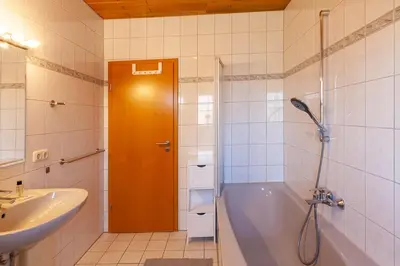 Ein Badezimmer in der Unterkunft Maisonette-Ferienwohnung Hexennest