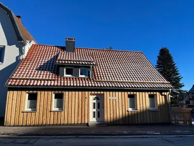 Das Gebäude in dem sich das Ferienhaus befindet