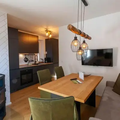 Ferienwohnung Liftquartier mit Kamin und Balkon