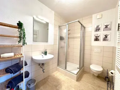Ein Badezimmer in der Unterkunft Familien Apartment inkl Spielecke nähe Pullman City Westernstadt