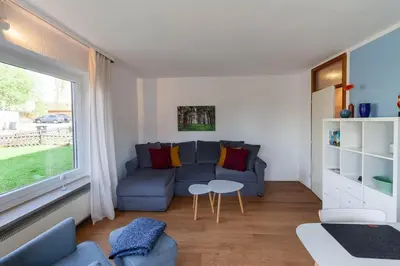 Ein Sitzbereich in der Unterkunft Ferienwohnung Auf dem Hügel mit Balkon