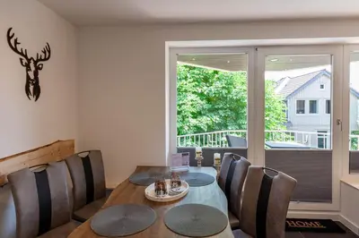 Ein Sitzbereich in der Unterkunft Ferienwohnung Kleines Bergchalet
