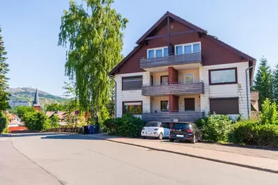 Das Gebäude in dem sich die Ferienwohnung befindet
