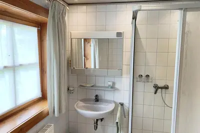 Ein Badezimmer in der Unterkunft Jägerwohnung im Forsthaus am Schindelbruch