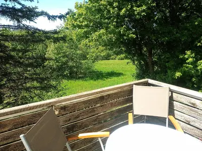 Ein Garten an der Unterkunft Hexenstube Morgana ,WLAN, tolles Bad, Garage, toller Balkon