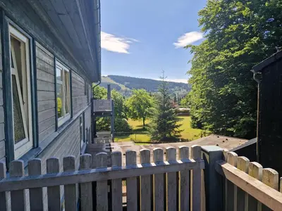Ein allgemeiner Bergblick oder ein Berglick von der Ferienwohnung aus