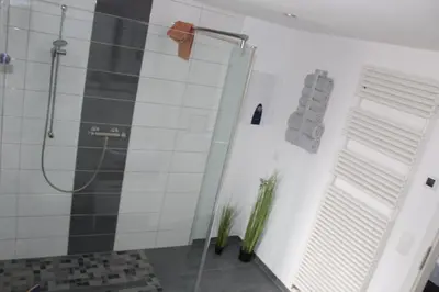 Ein Badezimmer in der Unterkunft Schroedters Fewo