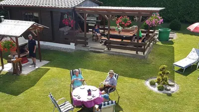 Ein Garten an der Unterkunft Haus Nietmann Kleine gemütliche Ferienwohnung mit modernen Akzenten