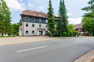 Das Gebäude in dem sich die Ferienwohnung befindet