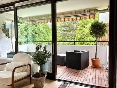 Ein Sitzbereich in der Unterkunft HyggeLiving - DELUXE - 90qm - Balkon - Gartenblick - 55 Zoll TV - Boxspringbetten - Hunde - Kinder - Fahrradkeller