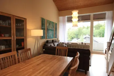 Ein Sitzbereich in der Unterkunft Ferienwohnung Bodefall mit Balkon