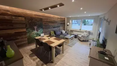 Ein Sitzbereich in der Unterkunft Ferienwohnung Kurparkglück