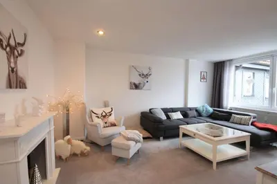 Ein Sitzbereich in der Unterkunft Ferienwohnung Hüttebergblick