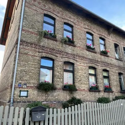 Das Gebäude in dem sich die Ferienwohnung befindet