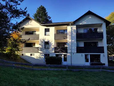 Das Gebäude in dem sich die Ferienwohnung befindet