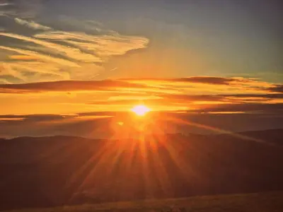 Blick auf den Sonnenuntergang/Sonnenaufgang von der Ferienwohnung aus oder aus der Nähe