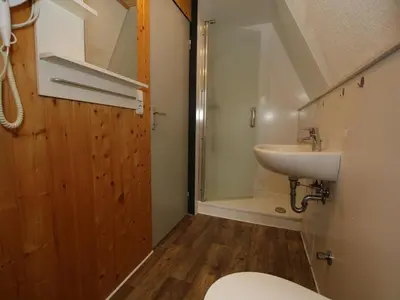 Ein Badezimmer in der Unterkunft Ferienhaus für 5 Personen mit Garten