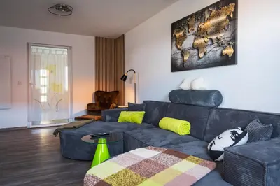 Ein Sitzbereich in der Unterkunft Ferienhaus Zur Lore 13