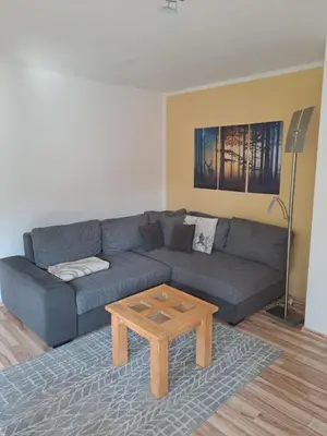 Ein Sitzbereich in der Unterkunft Ferienwohnung An der Wurmbergseilbahn
