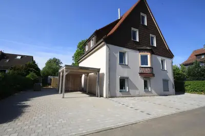 Das Gebäude in dem sich die Ferienwohnung befindet