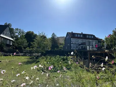 Ein Garten an der Unterkunft Ferienwohnung Kaiserblick